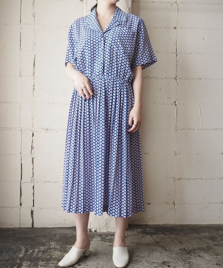 1980's Open Collar Small Pattern Dress BLWH