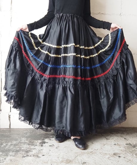 Volume  Tiered Skirt  BK