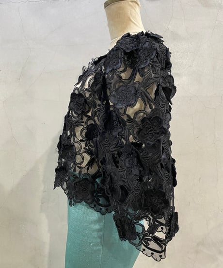 S/S Flower Motif Lace Tops BK