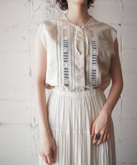 EURO Sleeveless Cutwork Blouse BE