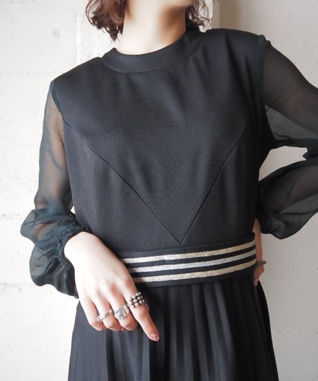 1970's Seethrough Sleeve Pleated Dress BK