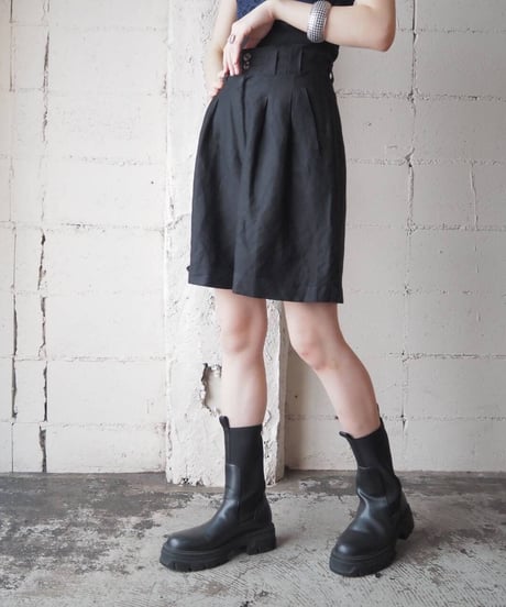 Linen Tuck Short Pants BK
