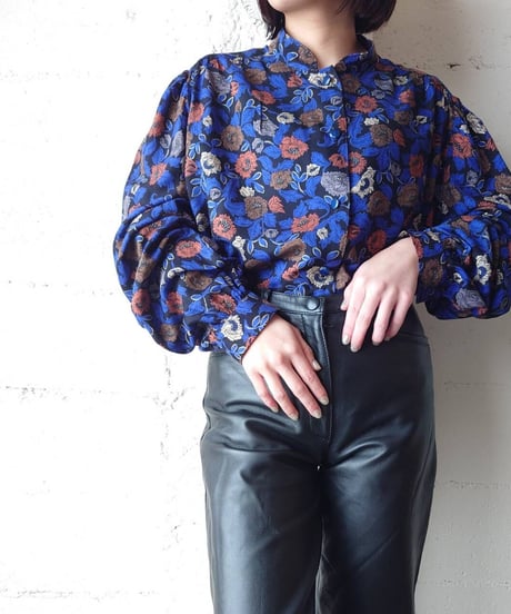 Stand Collar Flower Pattern Blouse BKBLOR