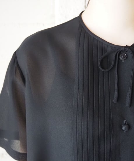 Pintuck S/S Seethrough Blouse  BK