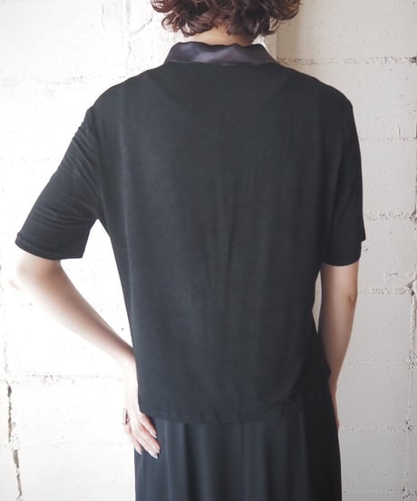 Satin Collar Peekaboo Pullover BK