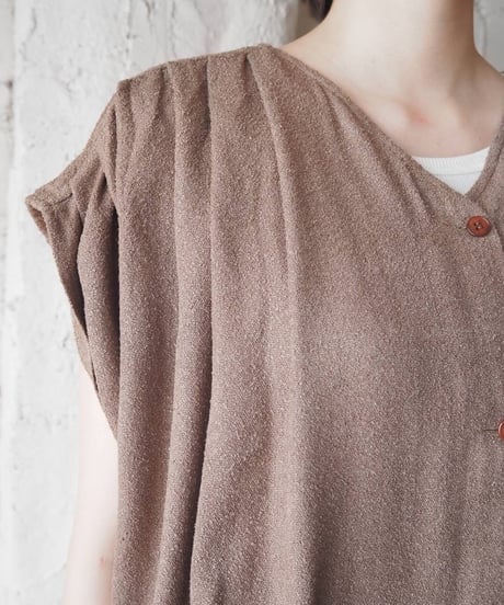 Collarless Tuck Blouse BR