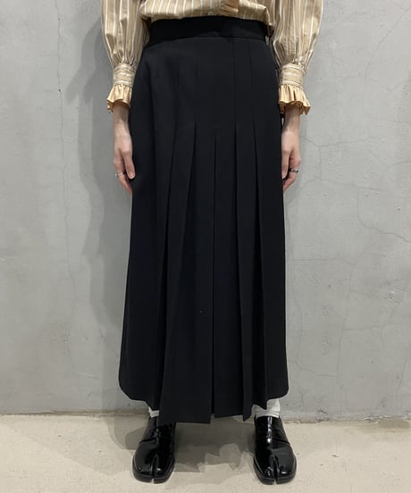 Front Pleated Tight Skirt BK