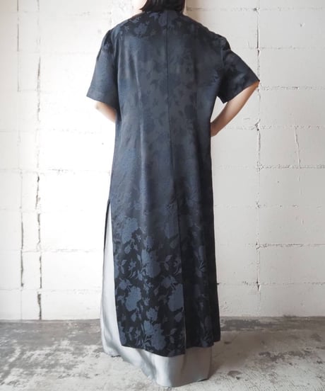S/S Side Slit China Gown BK