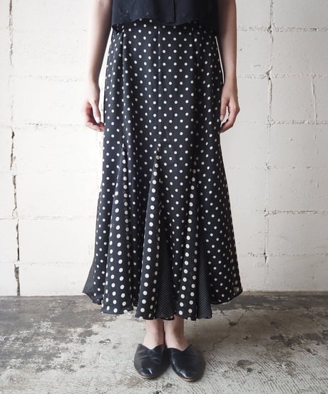 Dot Pattern Flare Hem Skirt BK