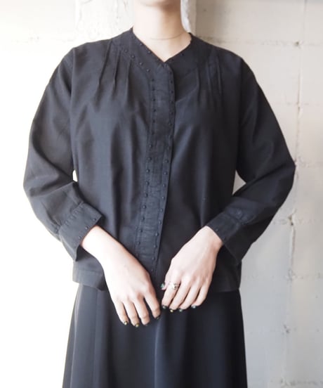 1920～30's EURO Dot Embroidery Collarless Blouse BK