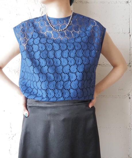 Sleeveless Front Lace Shirt BL