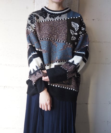 Switching Leaf Pattern Knit BK
