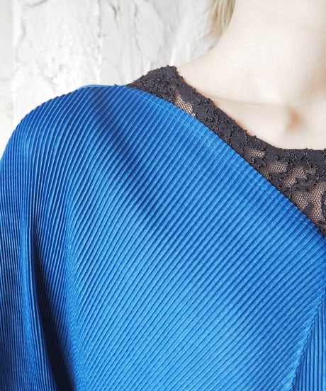 Dolman Sleeve Pleated Dress BL