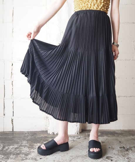 Pleated Tiered Skirt BK