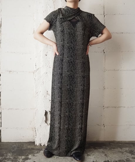 Cross Design Neck Cutsewn Dress BK
