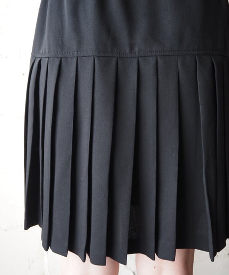 Front Button Medium Pleats Skirt BK