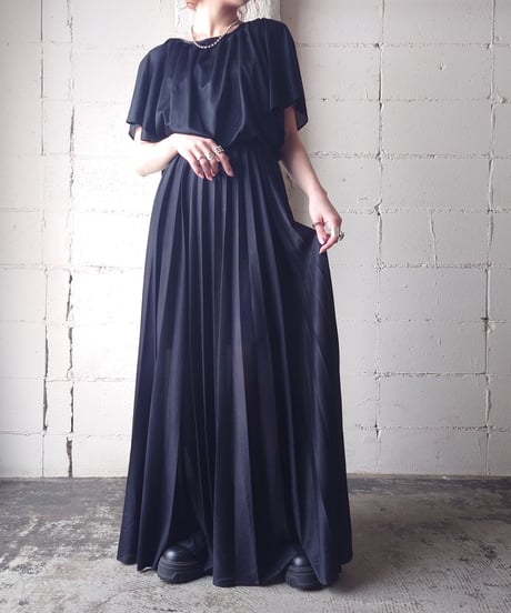 1970's Open Shoulder Pleated Skirt Dress BK