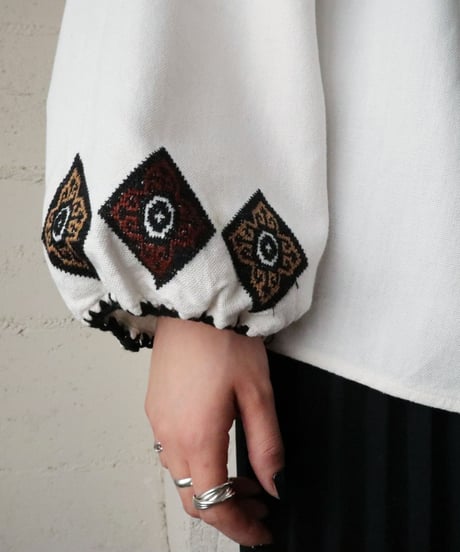 Vintage Embroidery Blouse WHBR