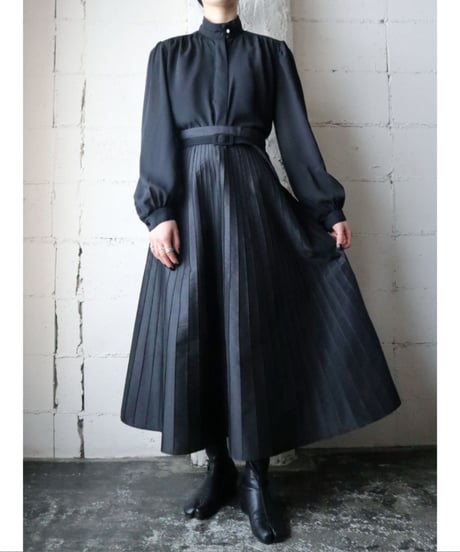 Pin Tuck Flared Silk Skirt BK