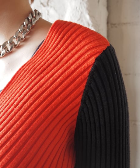 Bicolor Asymmetric Design Knit BKRE
