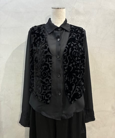 Opal Velour Arabesque Pattern Vest BK