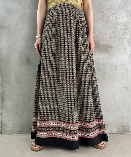 Tyrolean Flower Pattern Long skirt BKYE