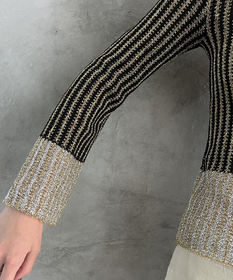 Shiny Design V Neck Cut Sew GOSI