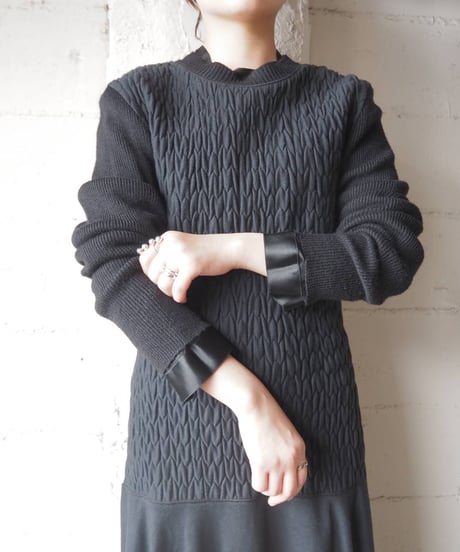 Stand Frill Collar Emboss Design × Knit Dress BK