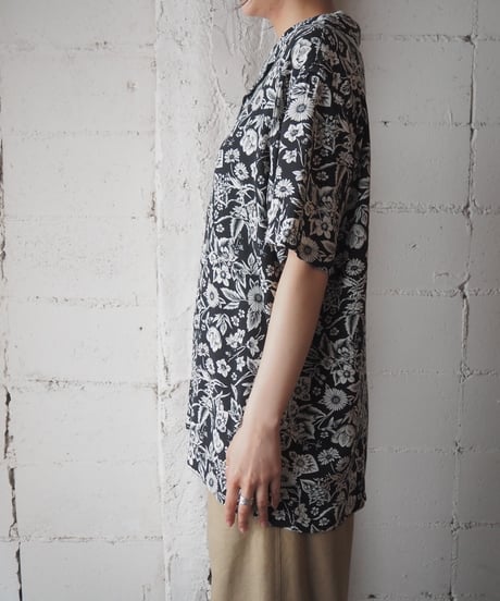 S/S Flower Print Open Collar Shirt BK