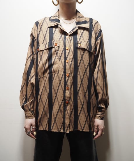 Line Pattern Open Collar Shirt BEBK