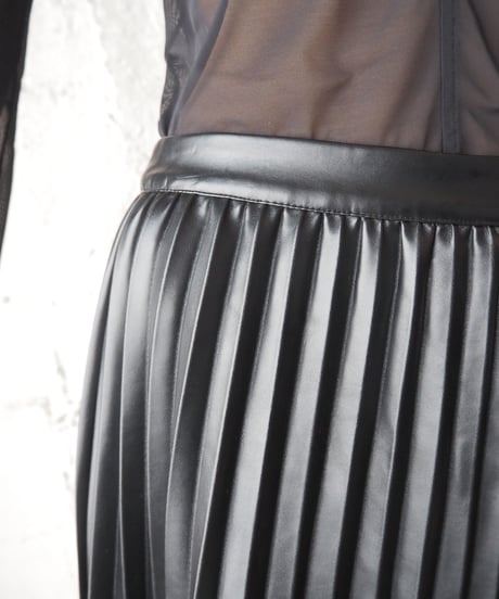 Pleated Fake Leather Skirt BK