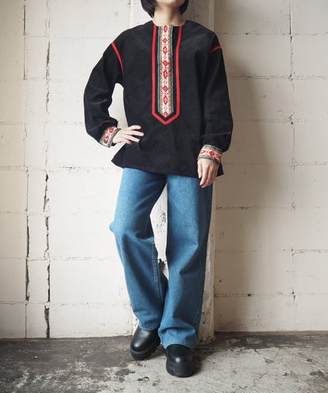 Luna Embroidery Corduroy Blouse BK