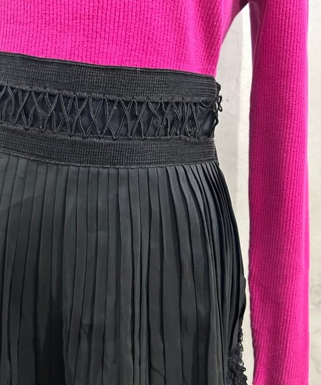 Tiered Lace Trim Pleated Skirt BK