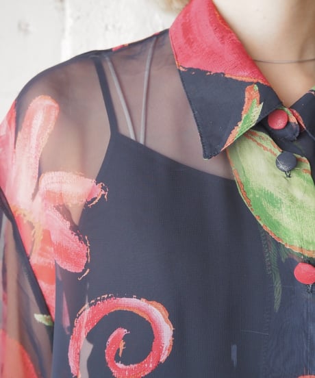 Big Flower Pattern Sheer S/S Shirt BKRE