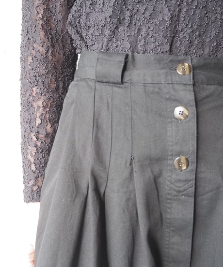 Front Button Tuck Flare Skirt BK