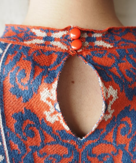 Arabesque Pattern Metalic Puff Sleave Knit REBL