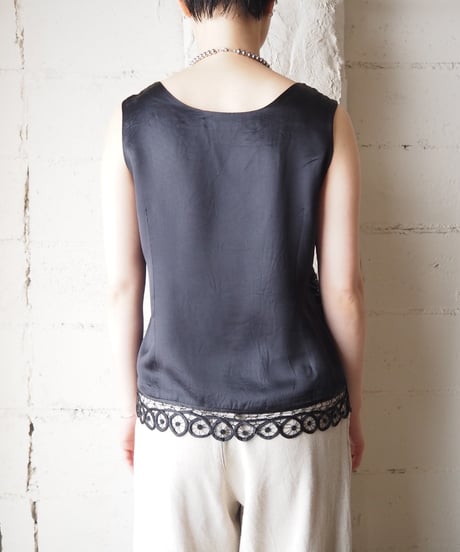 Wavy Motif Silk Tops BK