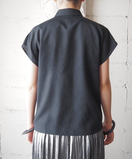 Tuck Front French Sleeve Shirt BK