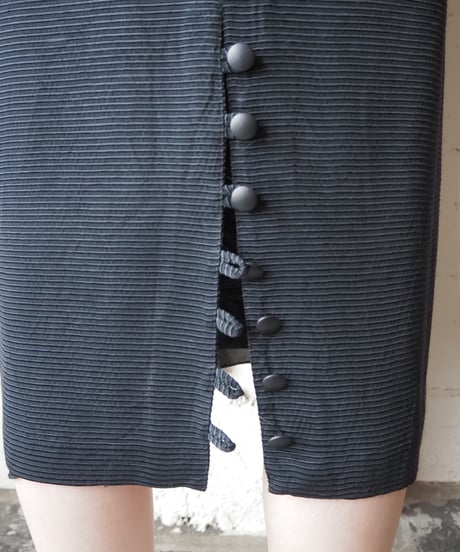 Back Button Tight Skirt BK