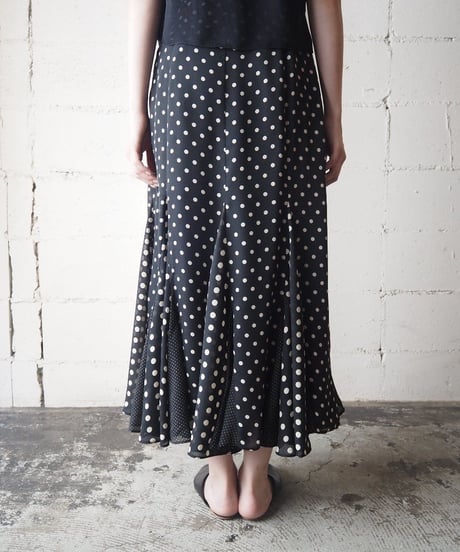 Dot Pattern Flare Hem Skirt BK