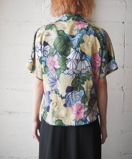 Open Collar Flower Pattern S/S Shirt BKGNPI