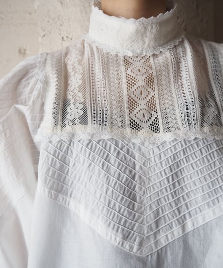 1970's Lace Bosom Stand Collar Blouse WH