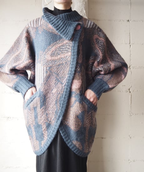 Design Neck Pattern Cardigan GRPI