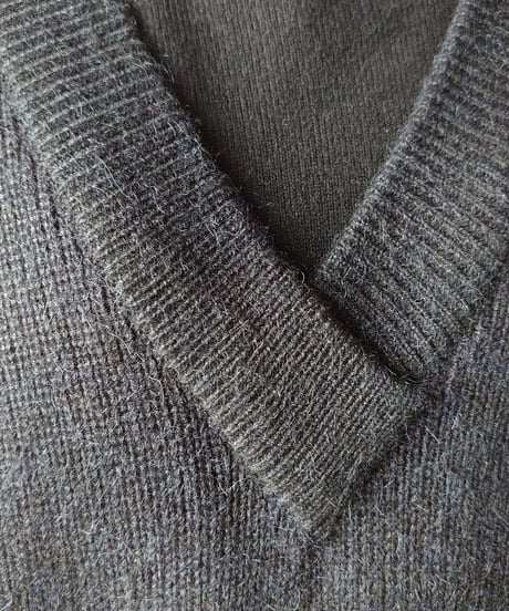 Vneck Knit Vest BK
