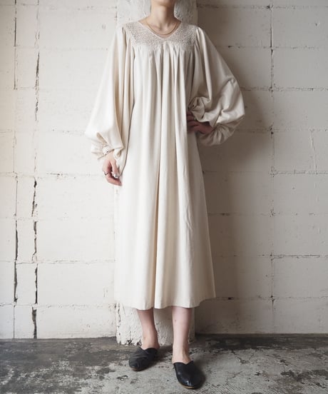 Volume Sleeve Embroidery Dress IV