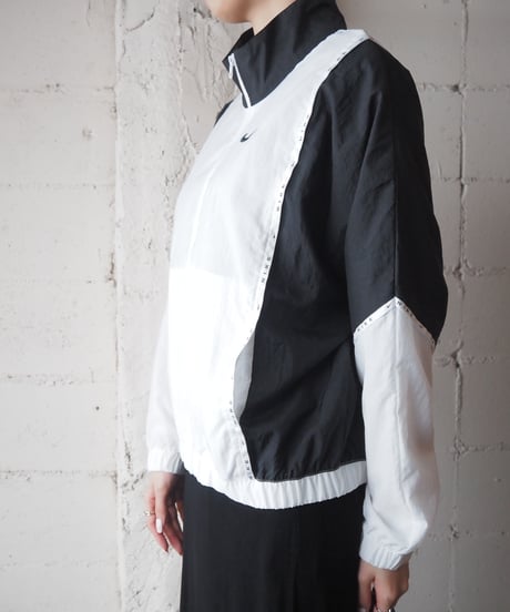 NIKE Bicolor Nylon Jacket WHBK