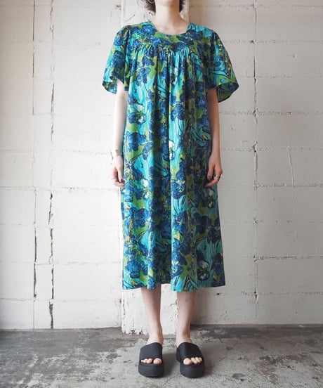 1970's Flower Pattern Dress GNBL