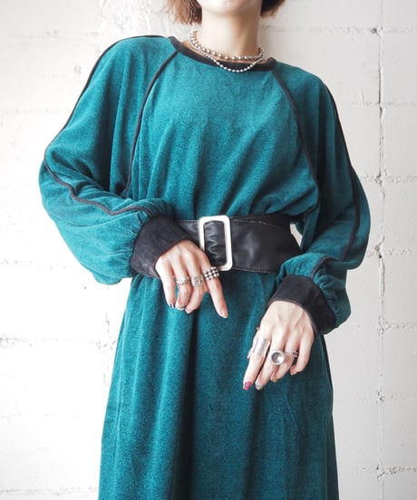 Raglan Sleeve Piping Velour Dress GN