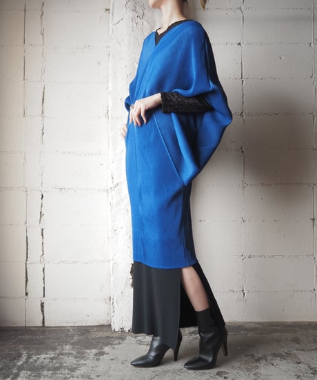 Dolman Sleeve Pleated Dress BL