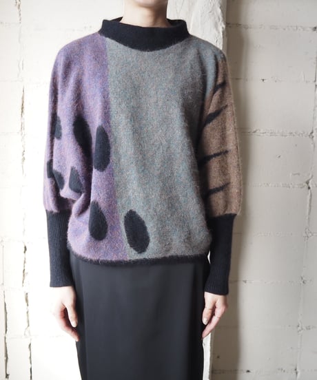 Assinmetric Design Dolman Sleeve Knit GRPURBK